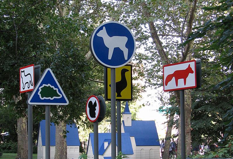 Animal signs (same park)