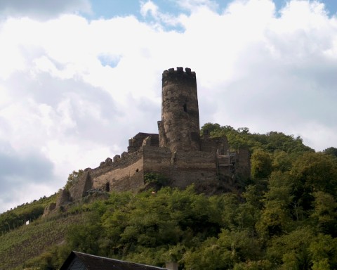 Looming fortification